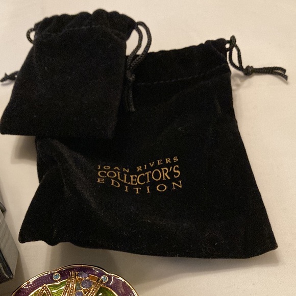 Joan Rivers Collector’s Edition Keepsake Box with Earrings, NWT - Picture 4 of 10
